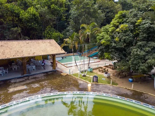 Sítio 10 quartos e 12 banheiros, à venda ou para alugar, no bairro Campo Novo em Tijucas