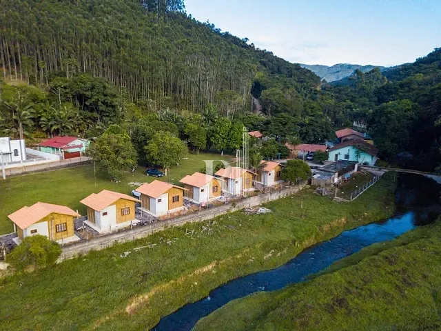 Sítio 10 quartos e 12 banheiros, à venda ou para alugar, no bairro Campo Novo em Tijucas