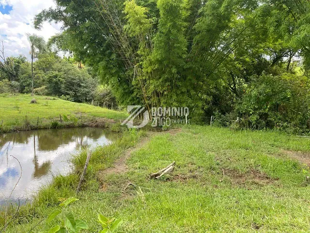 Sítio 1 quarto e 1 banheiro, à venda, no bairro Zona Rual em Sacramento
