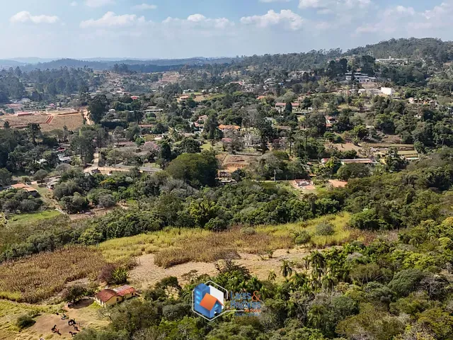 Sítio com 8030m², à venda, no bairro Chácaras Pouso Alegre em Mairinque