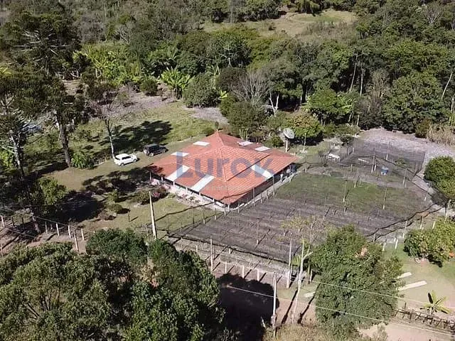 Sítio com 6777m² 2 quartos e 2 banheiros, à venda, no bairro Dos Prados em Camanducaia
