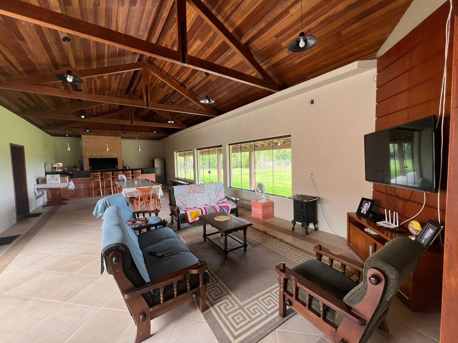 Sítio à venda na Av. Vinte e Cinco de Julho - 19 hectares de área total, casa com 4 quartos (sendo 1 suíte), lareira e espaço gourmet com churrasqueira. - 7
