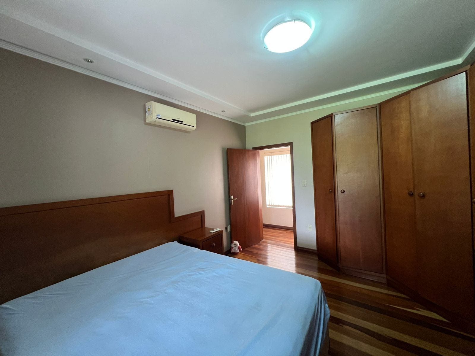 Sítio à venda na Av. Vinte e Cinco de Julho - 19 hectares de área total, casa com 4 quartos (sendo 1 suíte), lareira e espaço gourmet com churrasqueira. - 17