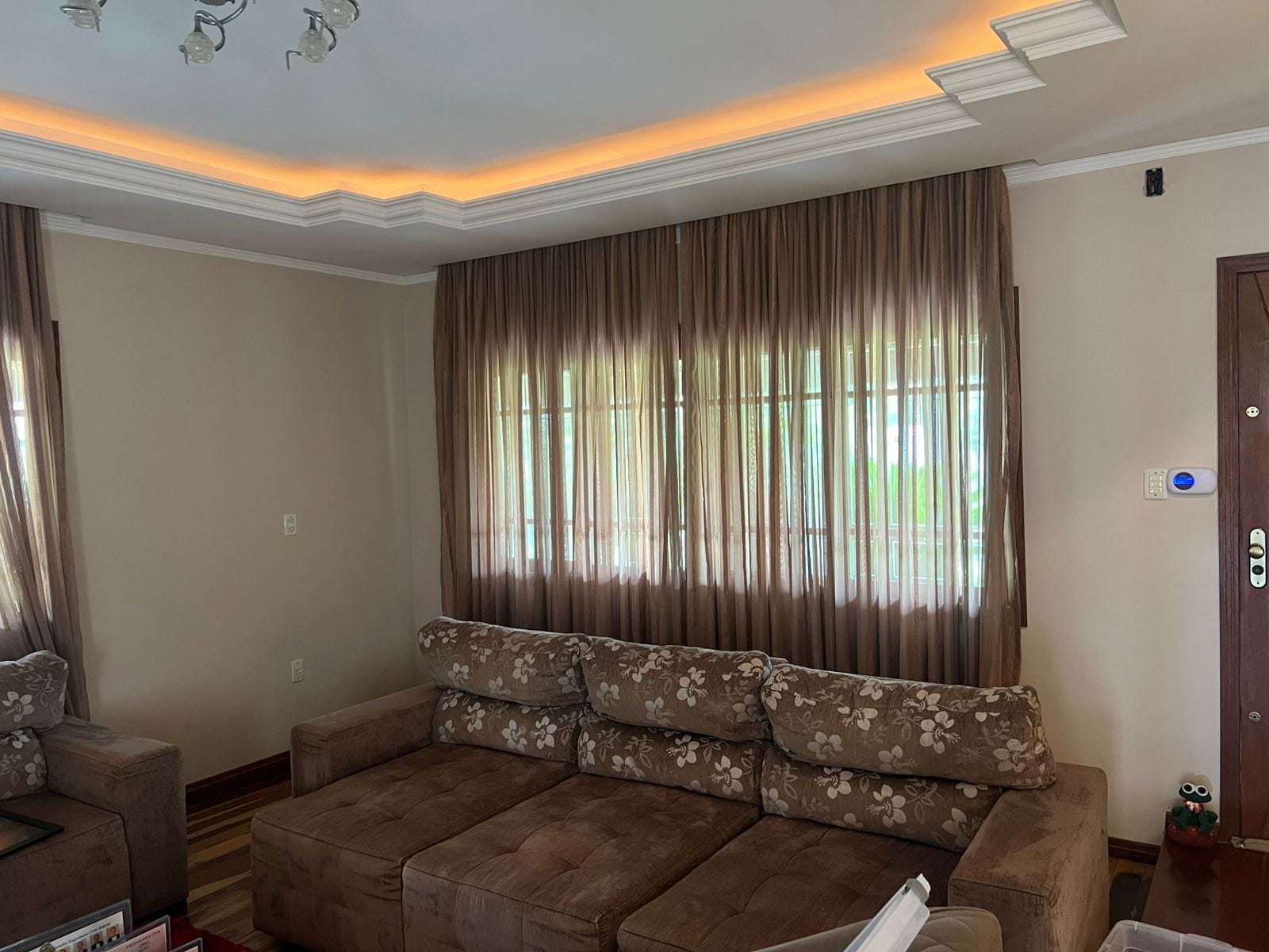 Sítio à venda na Av. Vinte e Cinco de Julho - 19 hectares de área total, casa com 4 quartos (sendo 1 suíte), lareira e espaço gourmet com churrasqueira. - 12
