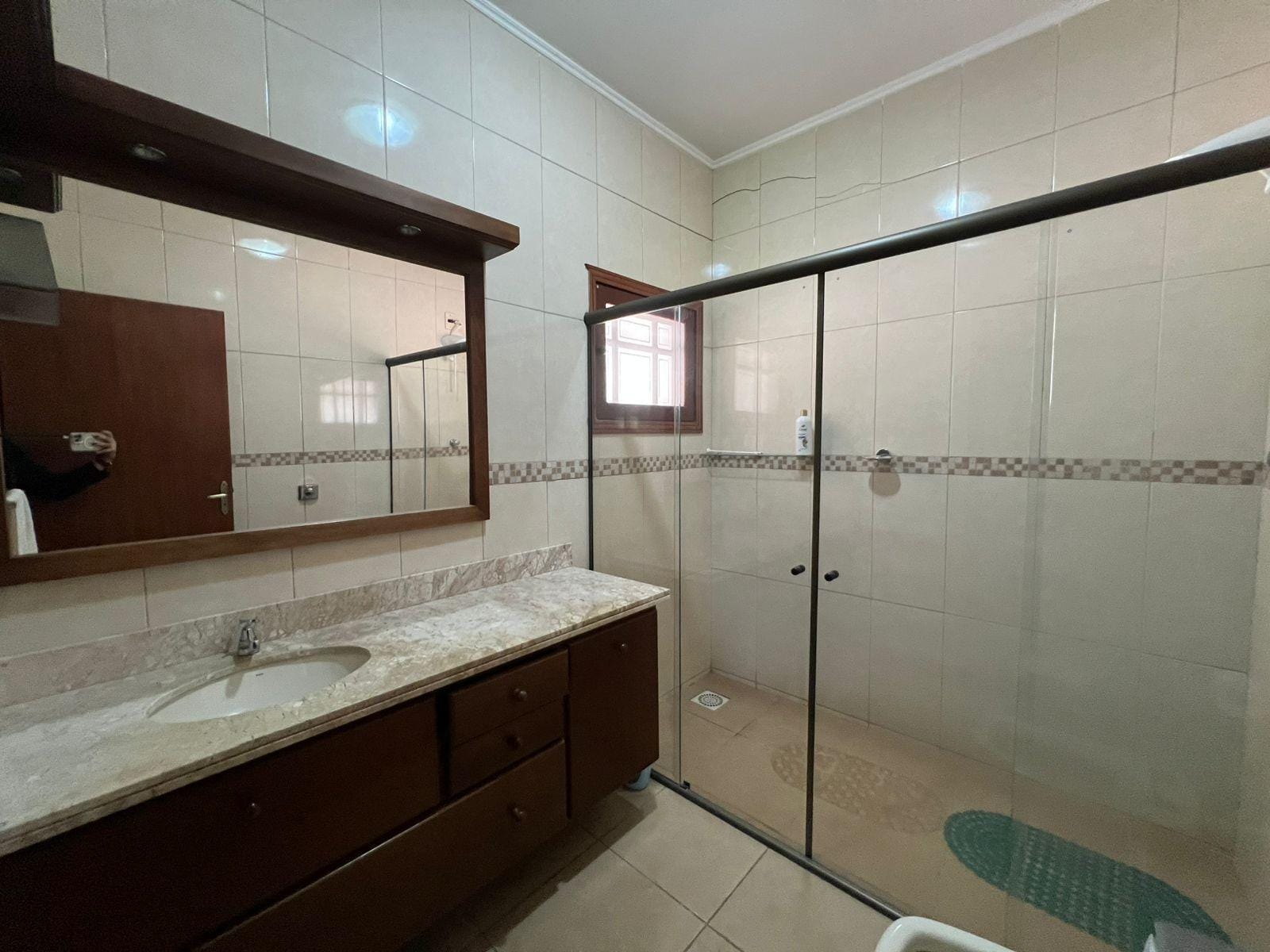 Sítio à venda na Av. Vinte e Cinco de Julho - 19 hectares de área total, casa com 4 quartos (sendo 1 suíte), lareira e espaço gourmet com churrasqueira. - 20