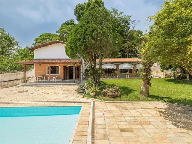 Sítio com 351m² 6 quartos e 4 banheiros, à venda, no bairro Chácaras Condomínio Recanto Pássaros II em Jacareí