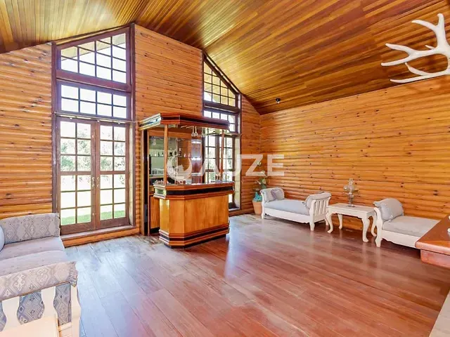 Sítio com 470m² 4 quartos e 5 banheiros, à venda, no bairro Area Rural em São José Dos Pinhais