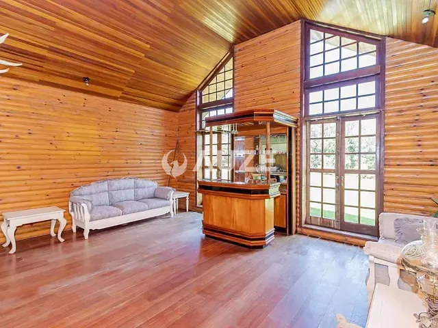 Sítio com 470m² 4 quartos e 5 banheiros, à venda, no bairro Area Rural em São José Dos Pinhais