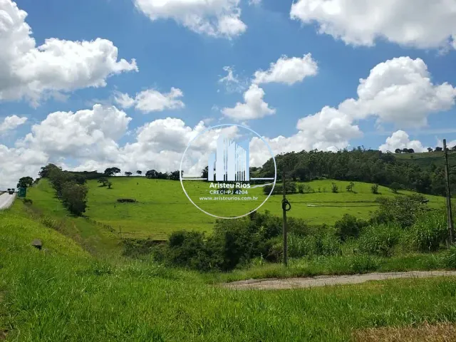 Sítio com 242000m², à venda, no bairro Presidente Jucelino em Pouso Alegre