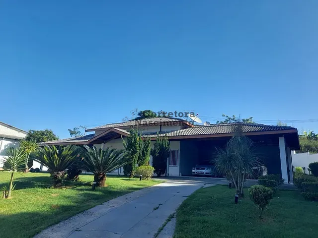 Sítio com 200m², à venda, no bairro Jardim Santana em Jacareí