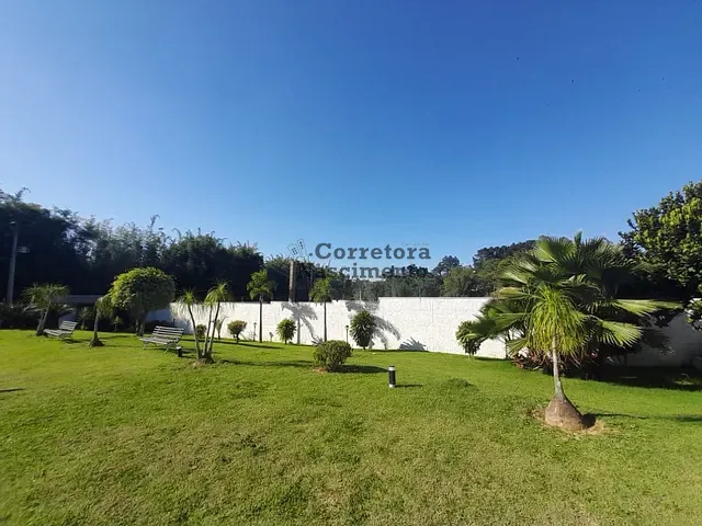 Sítio com 200m², à venda, no bairro Jardim Santana em Jacareí