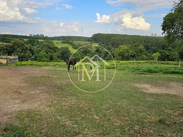 Sítio com 48400m² 3 quartos e 1 banheiro, à venda, no bairro Jardim Tatiana em Sorocaba