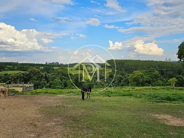 Sítio com 48400m² 3 quartos e 1 banheiro, à venda, no bairro Jardim Tatiana em Sorocaba