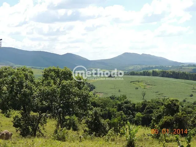 Sítio com 280000m² 6 quartos e 3 banheiros, à venda, no bairro São Benedito em Alpinópolis