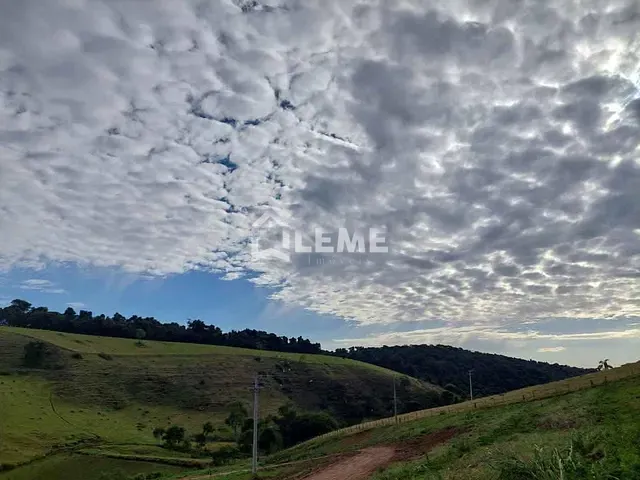 Sítio com 164m² 1 quarto e 1 banheiro, à venda, no bairro ZONA RURAL em Divinolândia