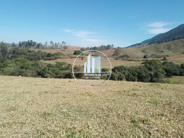 Sítio com 484000m² 3 quartos e 1 banheiro, à venda, no bairro Taioba em Congonhal