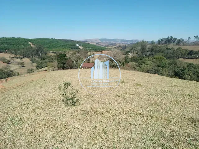 Sítio com 484000m² 3 quartos e 1 banheiro, à venda, no bairro Taioba em Congonhal