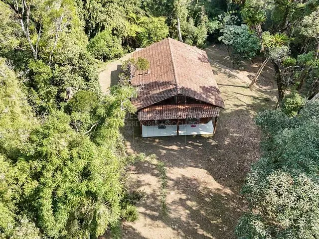 Sítio com 21m² 3 quartos e 1 banheiro, à venda, no bairro Borda do Campo em São José Dos Pinhais