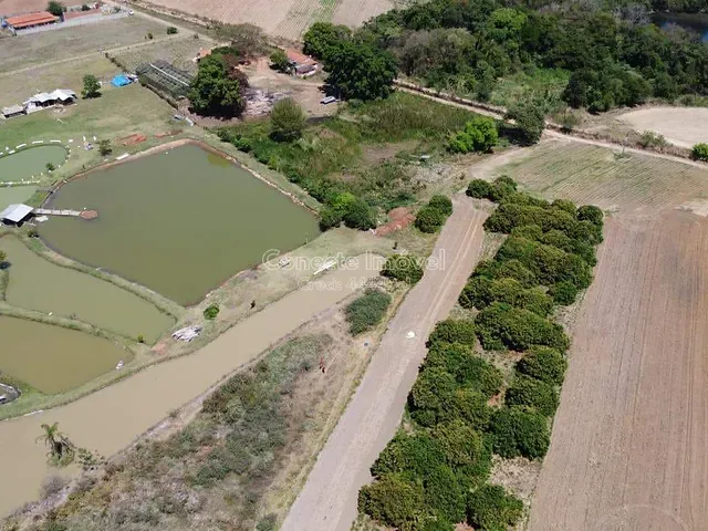 Sítio com 41800m² 2 quartos e 1 banheiro, à venda, no bairro Camanducaia em Jaguariúna