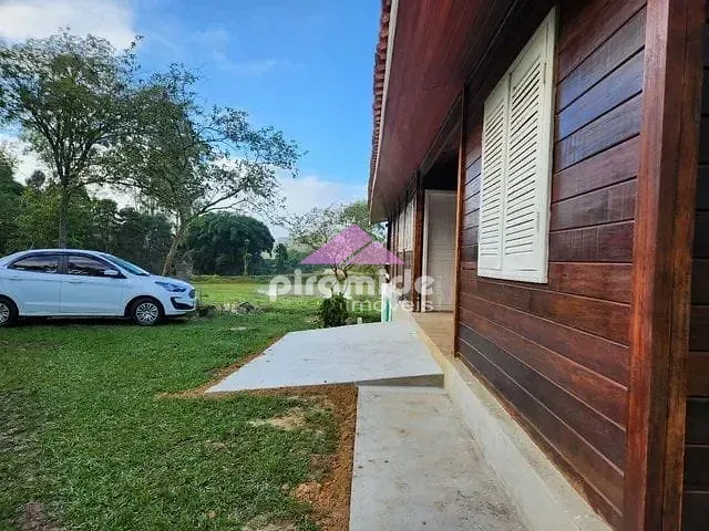 Sítio com 130000m² 5 quartos e 3 banheiros, à venda, no bairro Vila Industrial em São José dos Campos