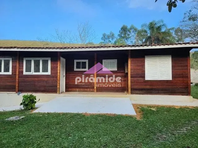 Sítio com 130000m² 5 quartos e 3 banheiros, à venda, no bairro Vila Industrial em São José dos Campos