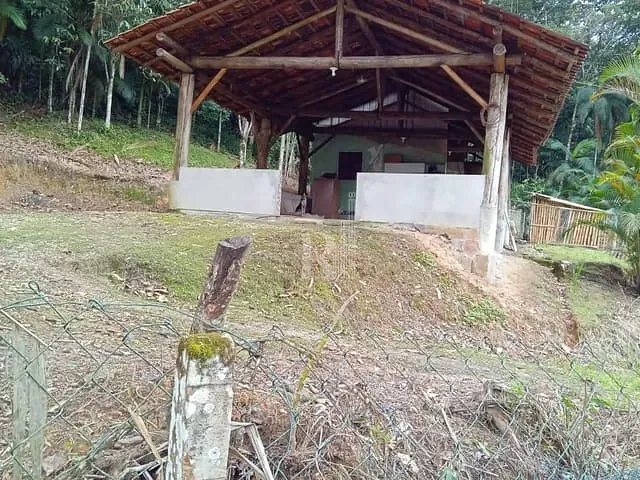 Sítio com 2000m² 1 quarto e 1 banheiro, à venda, no bairro Terra Nova em Tijucas