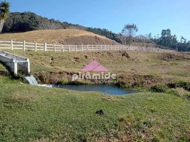 Sítio com 1100000m² 9 quartos e 5 banheiros, à venda, no bairro Rio Preto em Santo Antônio Do Pinhal