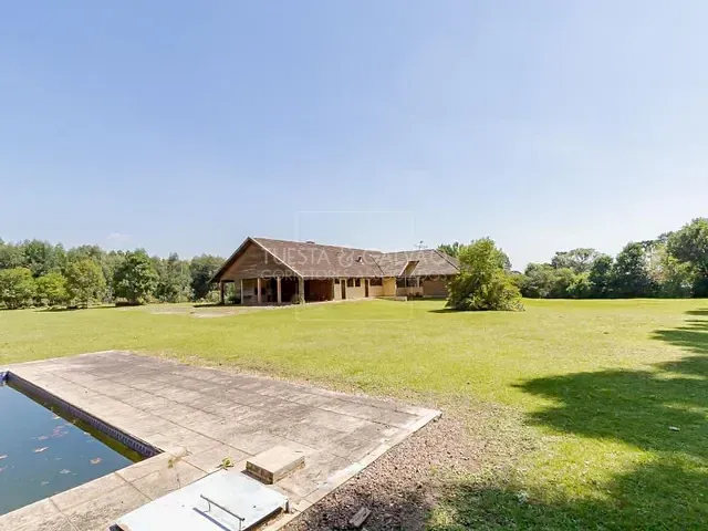 Sítio com 470m² 4 quartos e 5 banheiros, à venda, no bairro Area Rural em São José Dos Pinhais