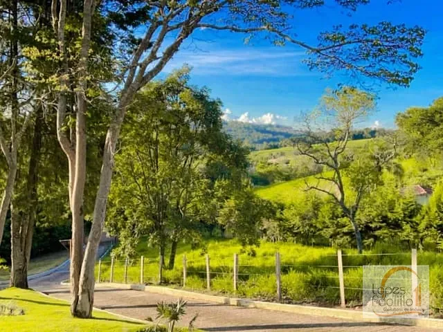 Sítio com 71611m² 3 quartos e 5 banheiros, à venda, no bairro Iara em Atibaia