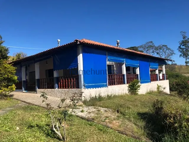 Sítio com 40000m² 3 quartos e 5 banheiros, à venda, no bairro Zona Rural em Caldas