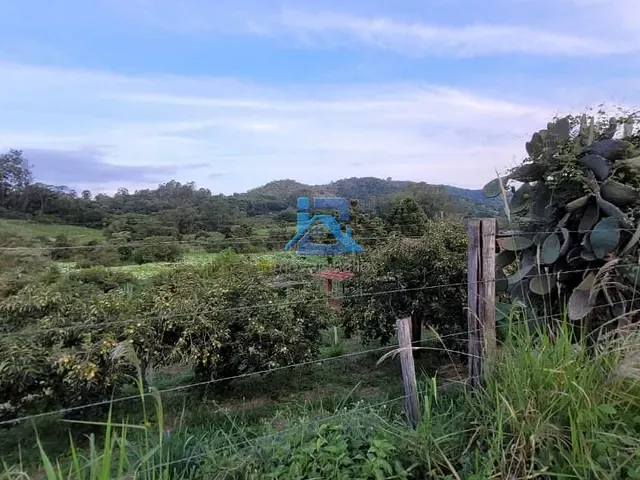 Sítio com 96670m² 8 quartos e 3 banheiros, à venda, no bairro Mombuca em Itatiba