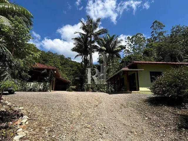 Sítio com 129259m² 4 quartos e 2 banheiros, à venda, no bairro Oliveira em Tijucas