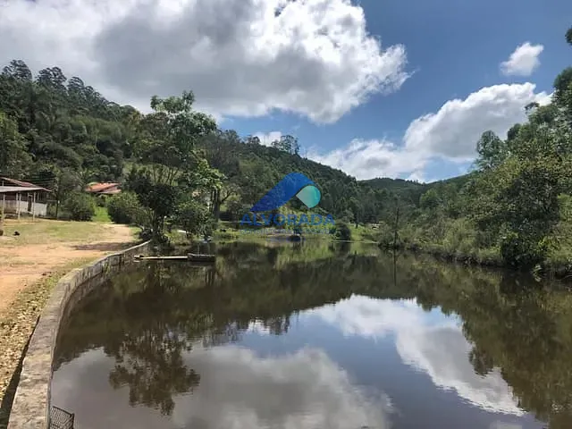 Sítio com 580800m² 7 quartos e 8 banheiros, à venda, no bairro Nha Luz em Salesópolis