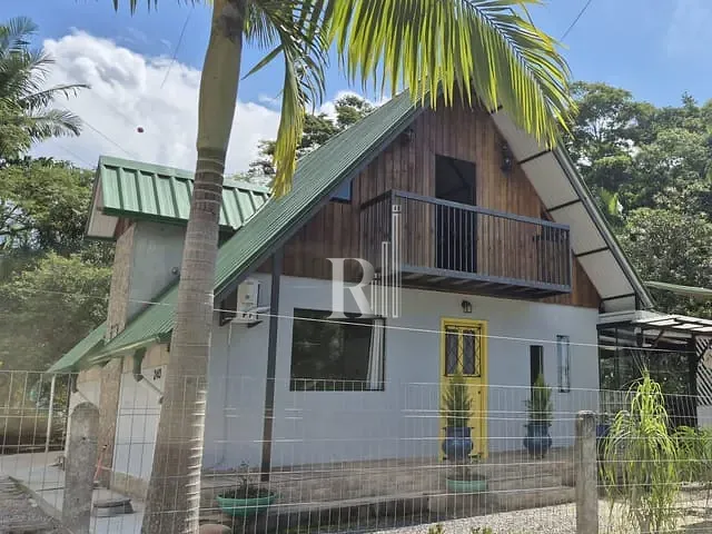 Sítio com 914m² 2 quartos e 3 banheiros, à venda, no bairro Sertão de Santa Luzia em Porto Belo