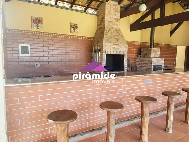 Sítio com 30000m² 3 quartos e 5 banheiros, à venda, no bairro Capim Dangola em Paraibuna