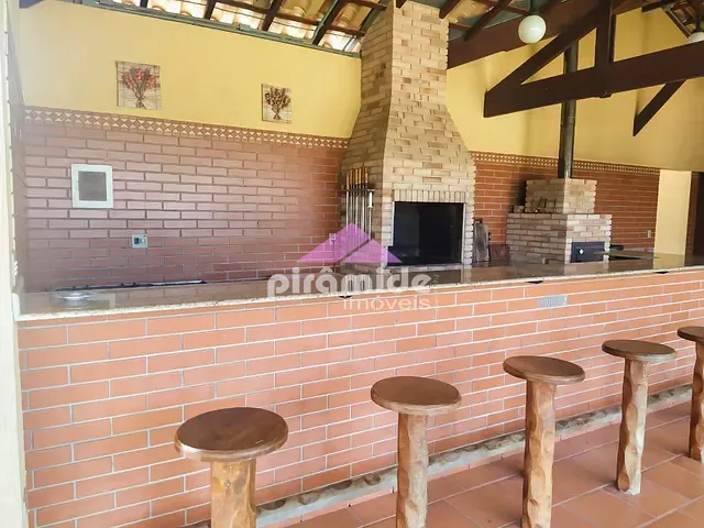 Sítio com 30000m² 3 quartos e 5 banheiros, à venda, no bairro Capim Dangola em Paraibuna