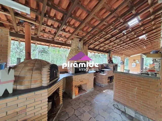 Sítio com 35104m² 3 quartos e 4 banheiros, à venda, no bairro Freitas em São José dos Campos