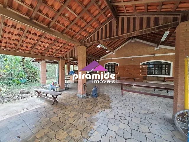 Sítio com 35104m² 3 quartos e 4 banheiros, à venda, no bairro Freitas em São José dos Campos