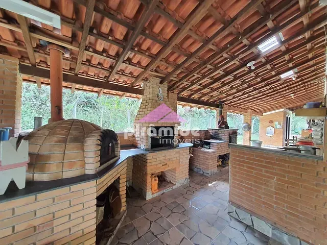 Sítio com 35104m² 3 quartos e 4 banheiros, à venda, no bairro Freitas em São José dos Campos
