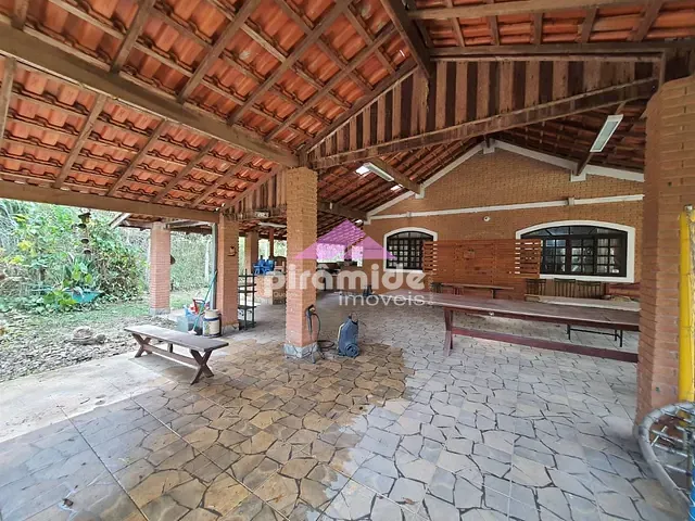 Sítio com 35104m² 3 quartos e 4 banheiros, à venda, no bairro Freitas em São José dos Campos