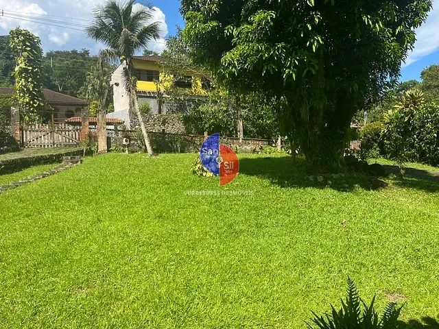 Sítio com 6000m² 6 quartos e 2 banheiros, à venda, no bairro Corujas em Guapimirim