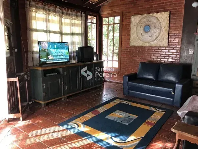 Sítio com 4000m² 2 quartos e 4 banheiros, à venda, no bairro Salvaterra em Juiz de Fora