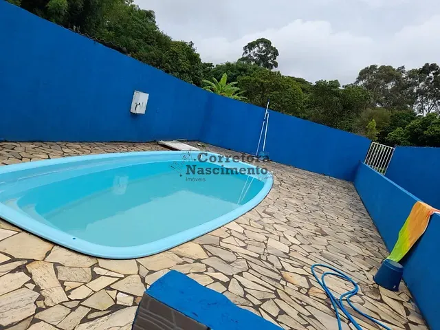 Sítio com 1600m² 2 quartos e 4 banheiros, à venda, no bairro Monte Castelo em São José dos Campos