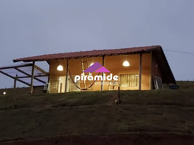 Sítio com 31000m² 2 quartos e 1 banheiro, à venda, no bairro Espírito Santo em Paraibuna
