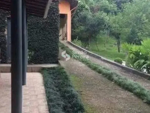 Sítio com 8000m² 2 quartos e 3 banheiros, à venda, no bairro Pedro do Rio em Petrópolis