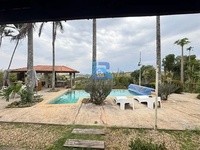 Sítio com 39331m² 3 quartos e 5 banheiros, à venda, no bairro Bairro Tapera Grande em Itatiba