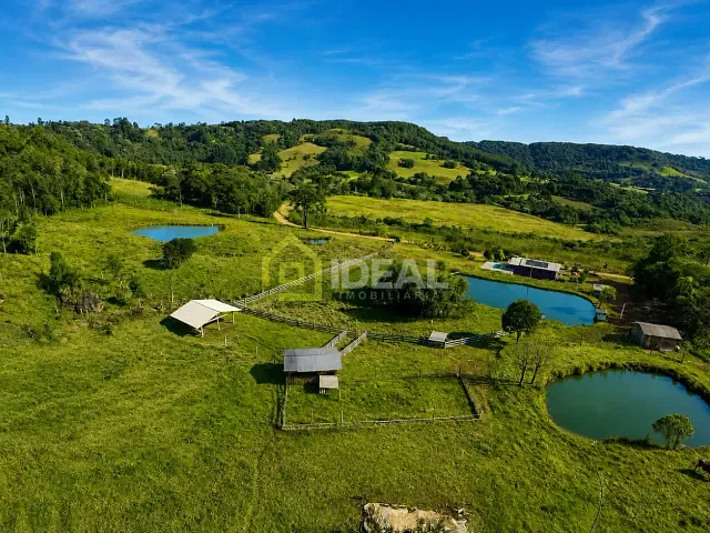 Sítio com 63000m² 3 quartos e 1 banheiro, à venda, no bairro Interior em Lindóia do Sul