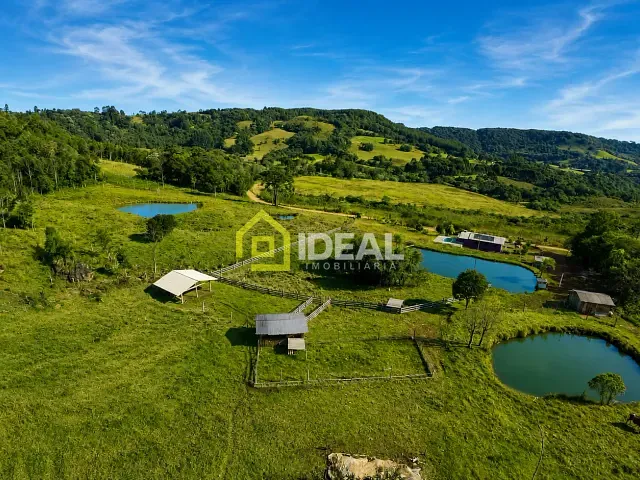 Sítio com 63000m² 3 quartos e 1 banheiro, à venda, no bairro Interior em Lindóia do Sul