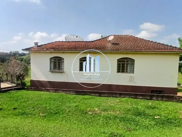 Sítio com 302500m² 4 quartos e 3 banheiros, à venda, no bairro Área Rural de Pouso Alegre em Pouso Alegre