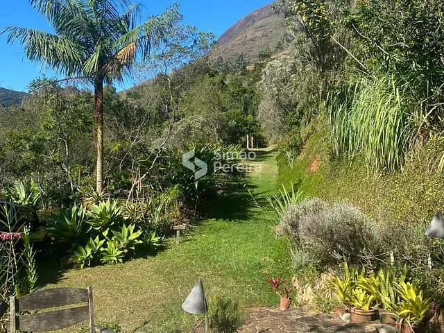 Sítio com 65949m² 2 quartos e 2 banheiros, à venda, no bairro Araras em Petrópolis